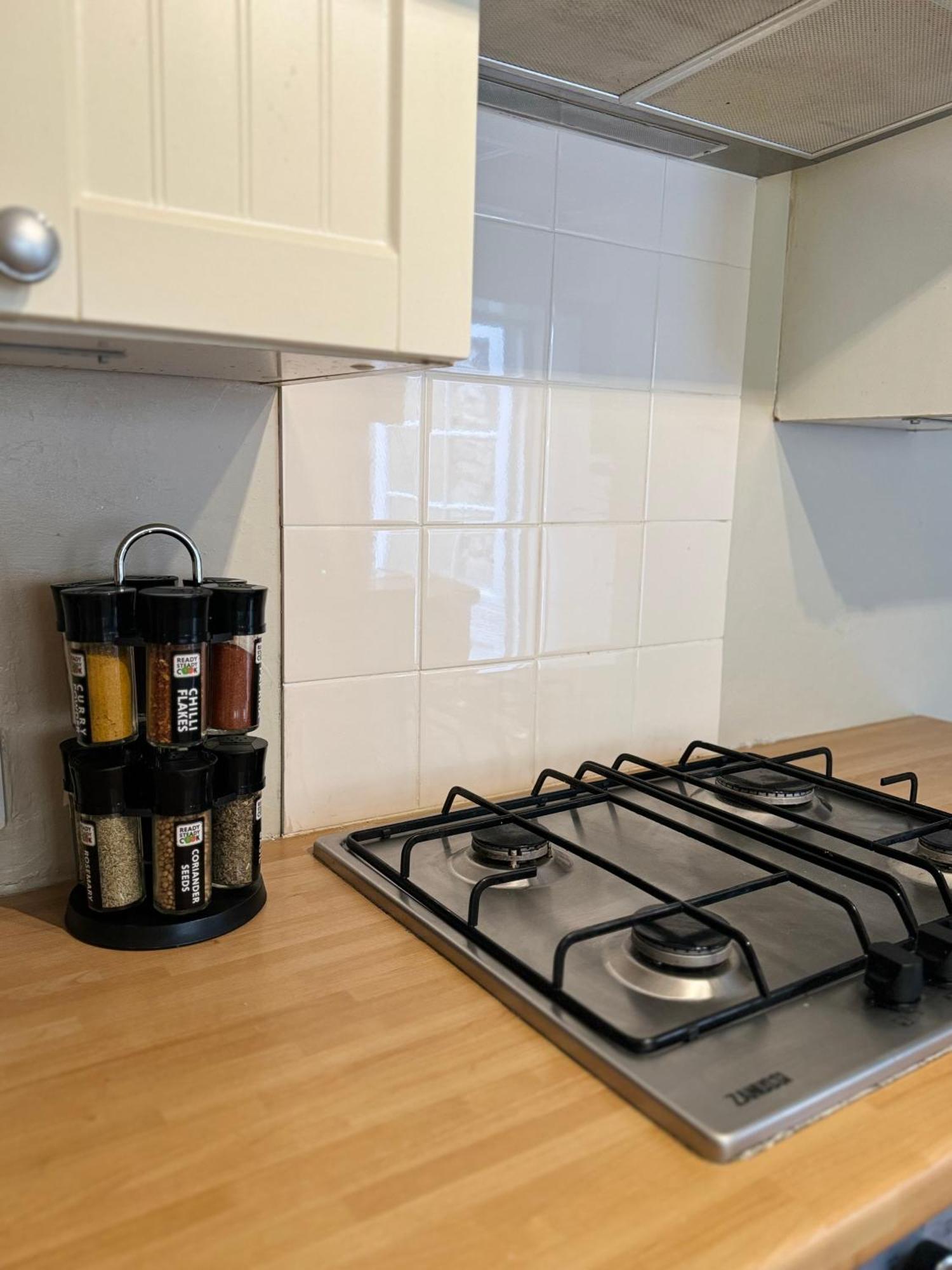Beautiful Townhouse Next To Royal Victoria Park And Botanical Gardens Within Easy Walking Distance To Bath City Centre Экстерьер фото