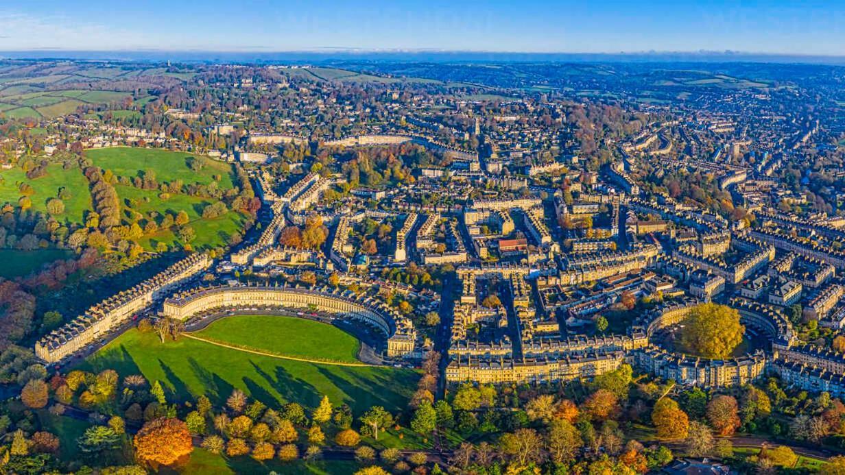 Beautiful Townhouse Next To Royal Victoria Park And Botanical Gardens Within Easy Walking Distance To Bath City Centre Экстерьер фото