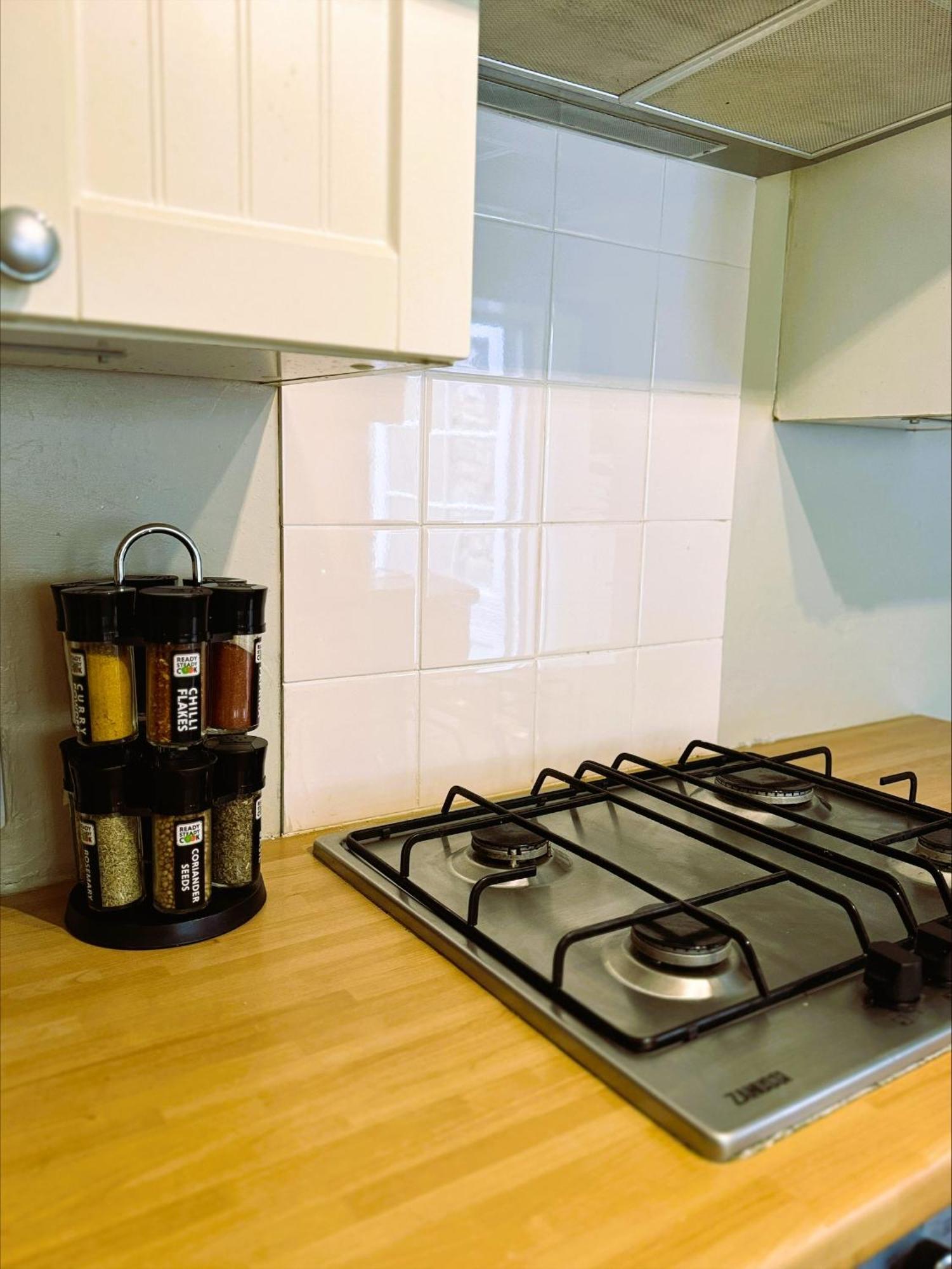 Beautiful Townhouse Next To Royal Victoria Park And Botanical Gardens Within Easy Walking Distance To Bath City Centre Экстерьер фото
